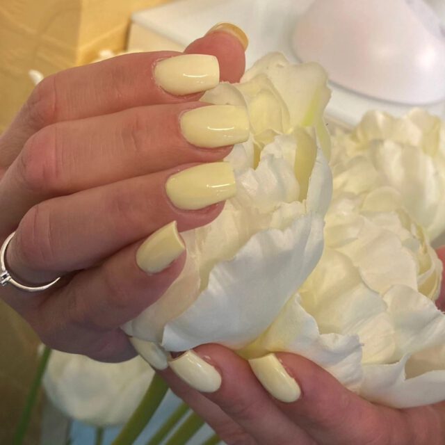 Von zartem Pastell bis knalligem Neon – dieser Sommer steht ganz im Zeichen deiner Wunschfarbe!
Was ist dein Nail-Mood für den Juni? 🎨✨

#nägel #nageldesignleipzig #nageldesign #nagelstudio