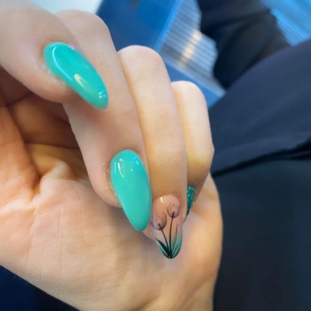Die ersten Blumen blühen – warum also nicht auch auf deinen Nägeln? 🌸 Egal ob feine Blütenmuster, zarte Rosatöne oder glänzende Akzente – ich zaubere dir den perfekten Frühlingslook!

💅 Vereinbare jetzt deinen Termin und bring den Frühling auf deine Fingerspitzen!

#BlumenNägel #Frühlingserwachen #Nageldesign #SpringVibes #nageldesignleipzig #nagelstudioleipzig